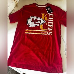 NWT Nike Red Kansas City Chiefs T-Shirt - Men’s Medium